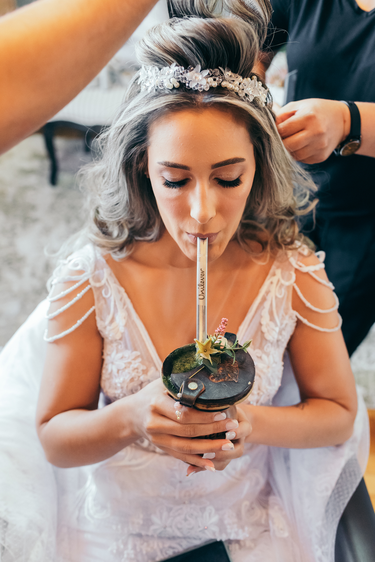 casamento de dia daniela radavelli fotógrafa na serra gaucha vestido de noiva verão festa de casamento com piscina cerimonia de casamento externa casamento em Ijuí villa bento 