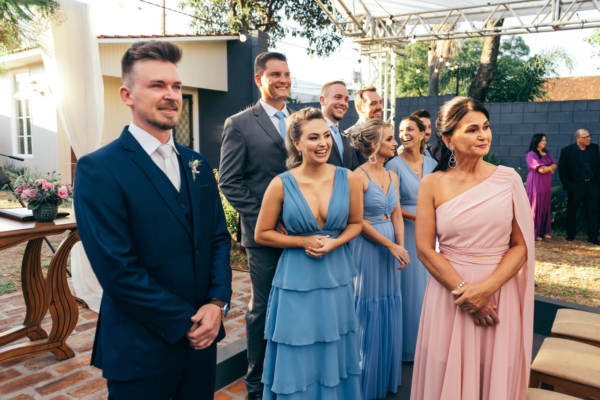 casamento de dia daniela radavelli fotógrafa na serra gaucha vestido de noiva verão festa de casamento com piscina cerimonia de casamento externa casamento em Ijuí villa bento 