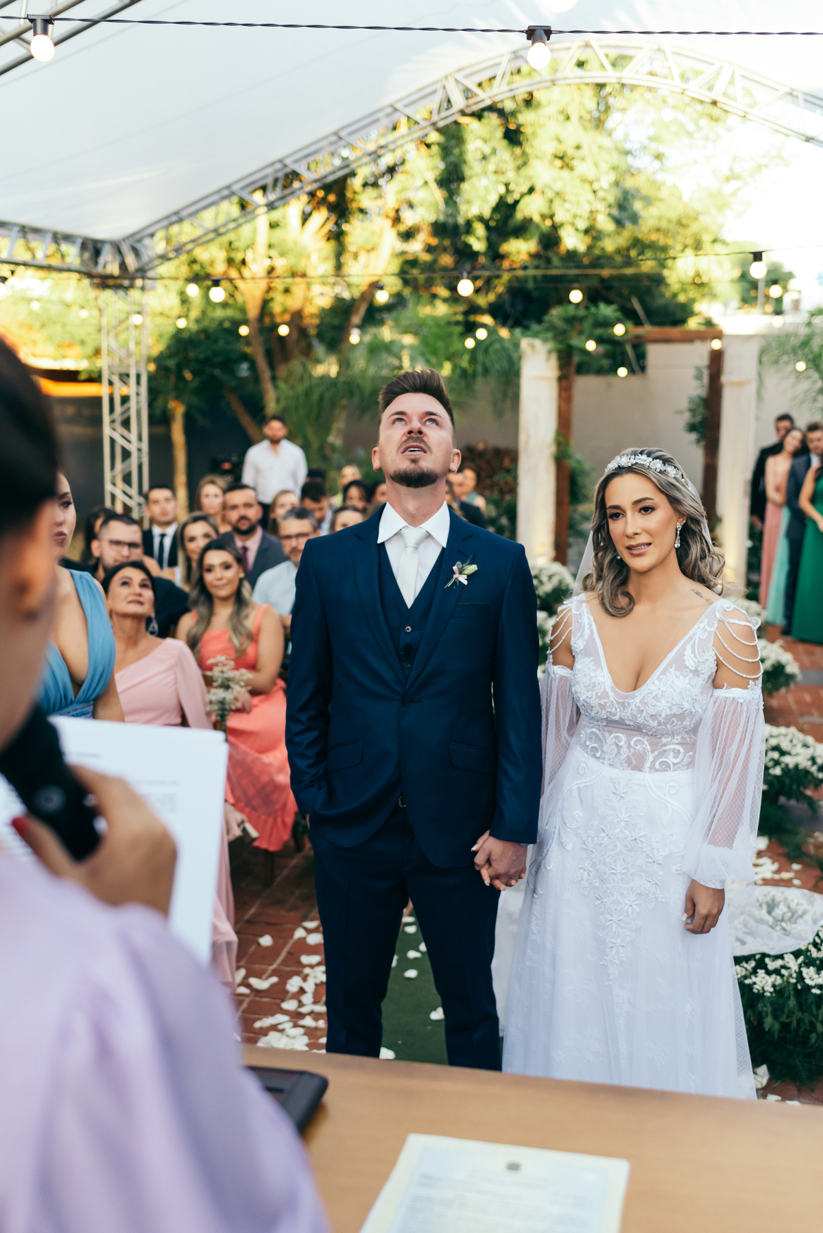 casamento de dia daniela radavelli fotógrafa na serra gaucha vestido de noiva verão festa de casamento com piscina cerimonia de casamento externa casamento em Ijuí villa bento 