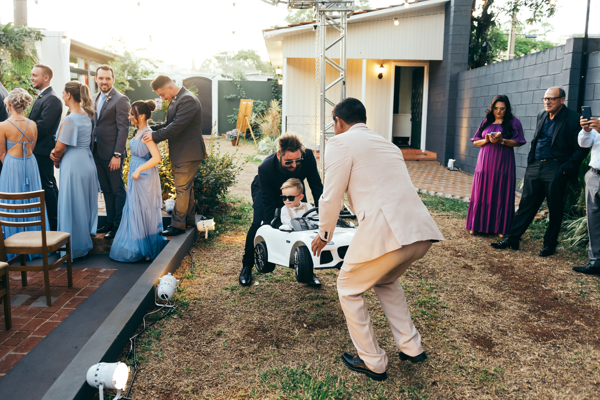 casamento de dia daniela radavelli fotógrafa na serra gaucha vestido de noiva verão festa de casamento com piscina cerimonia de casamento externa casamento em Ijuí villa bento 