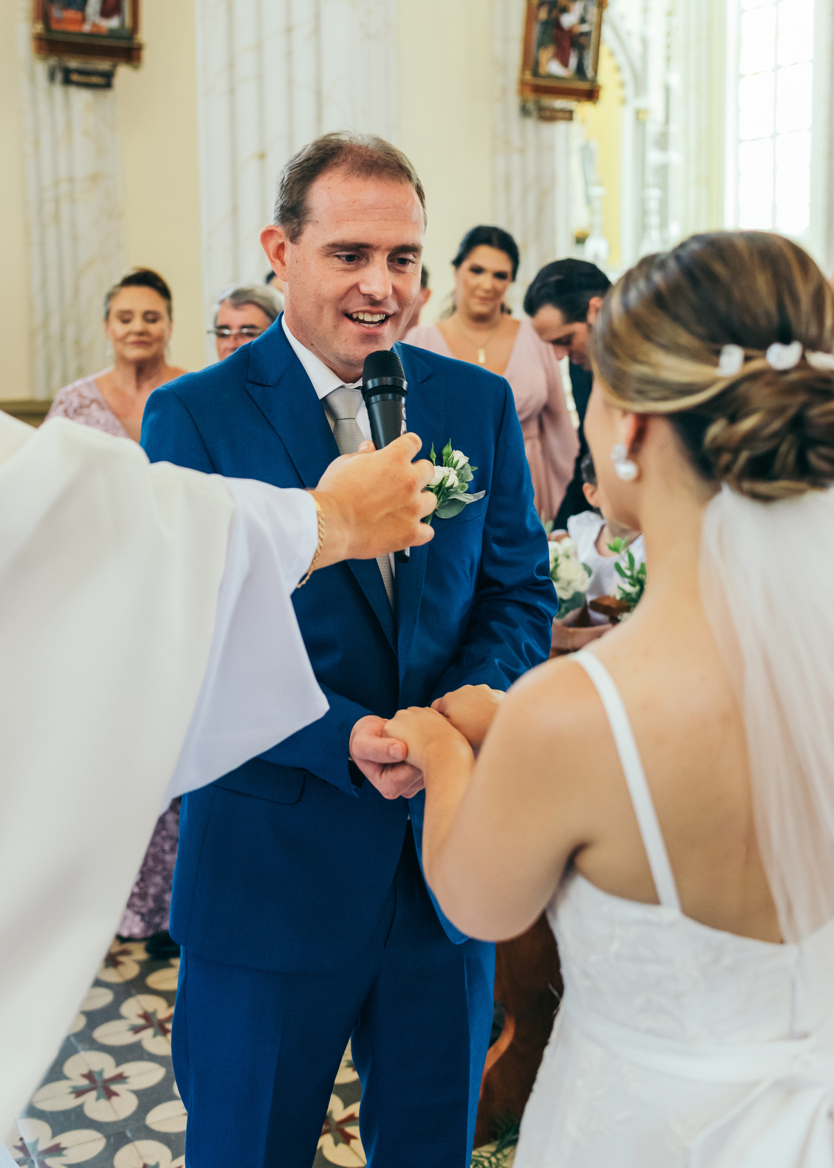 casamento de dia daniela radavelli fotografa buque de noiva casamento na igreja mini casamento villa matuella casamento na serra gaucha festa de casamento externa