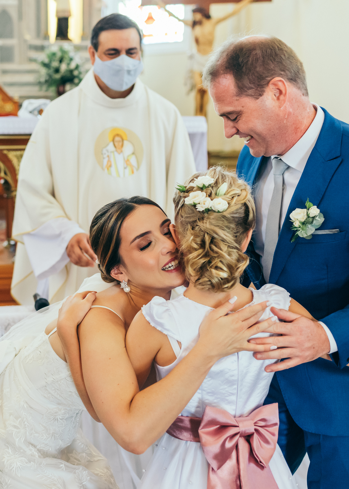 casamento de dia daniela radavelli fotografa buque de noiva casamento na igreja mini casamento villa matuella casamento na serra gaucha festa de casamento externa