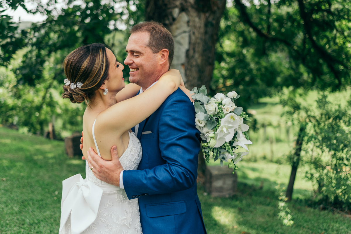 casamento de dia daniela radavelli fotografa buque de noiva casamento na igreja mini casamento villa matuella casamento na serra gaucha festa de casamento externa