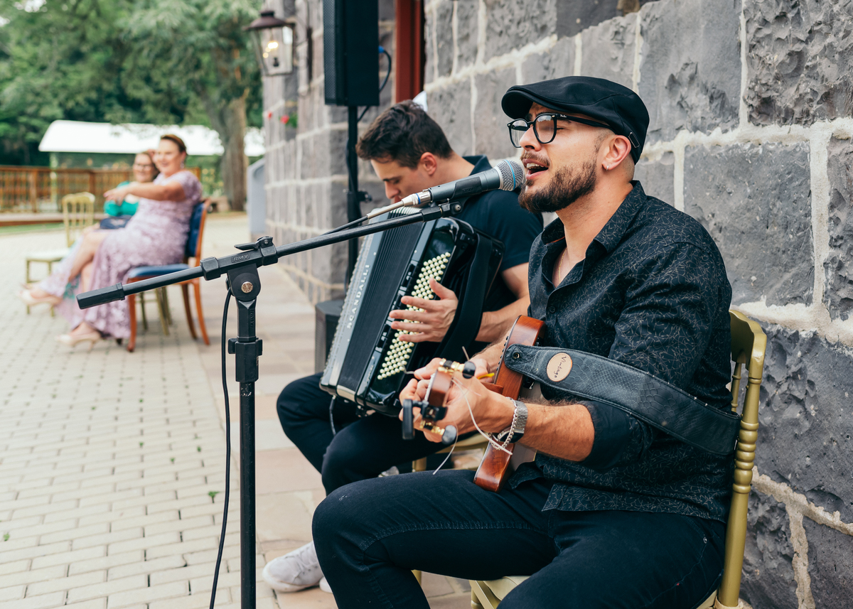 casamento de dia daniela radavelli fotografa buque de noiva casamento na igreja mini casamento villa matuella casamento na serra gaucha festa de casamento externa