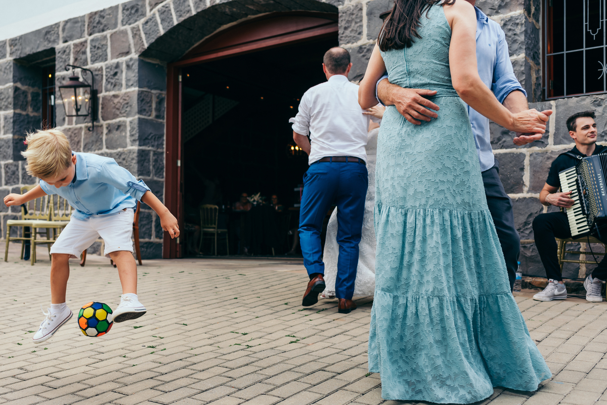 casamento de dia daniela radavelli fotografa buque de noiva casamento na igreja mini casamento villa matuella casamento na serra gaucha festa de casamento externa