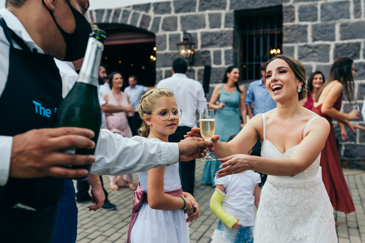 casamento de dia daniela radavelli fotografa buque de noiva casamento na igreja mini casamento villa matuella casamento na serra gaucha festa de casamento externa