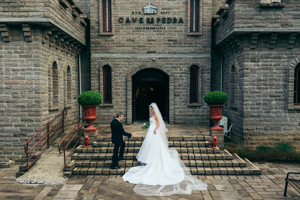 hotel spa do vinho aonde casar no vale dos vinhedos daniela radavelli fotografa de casamento na serra gaucha cave de pedra casamento na vinicola 