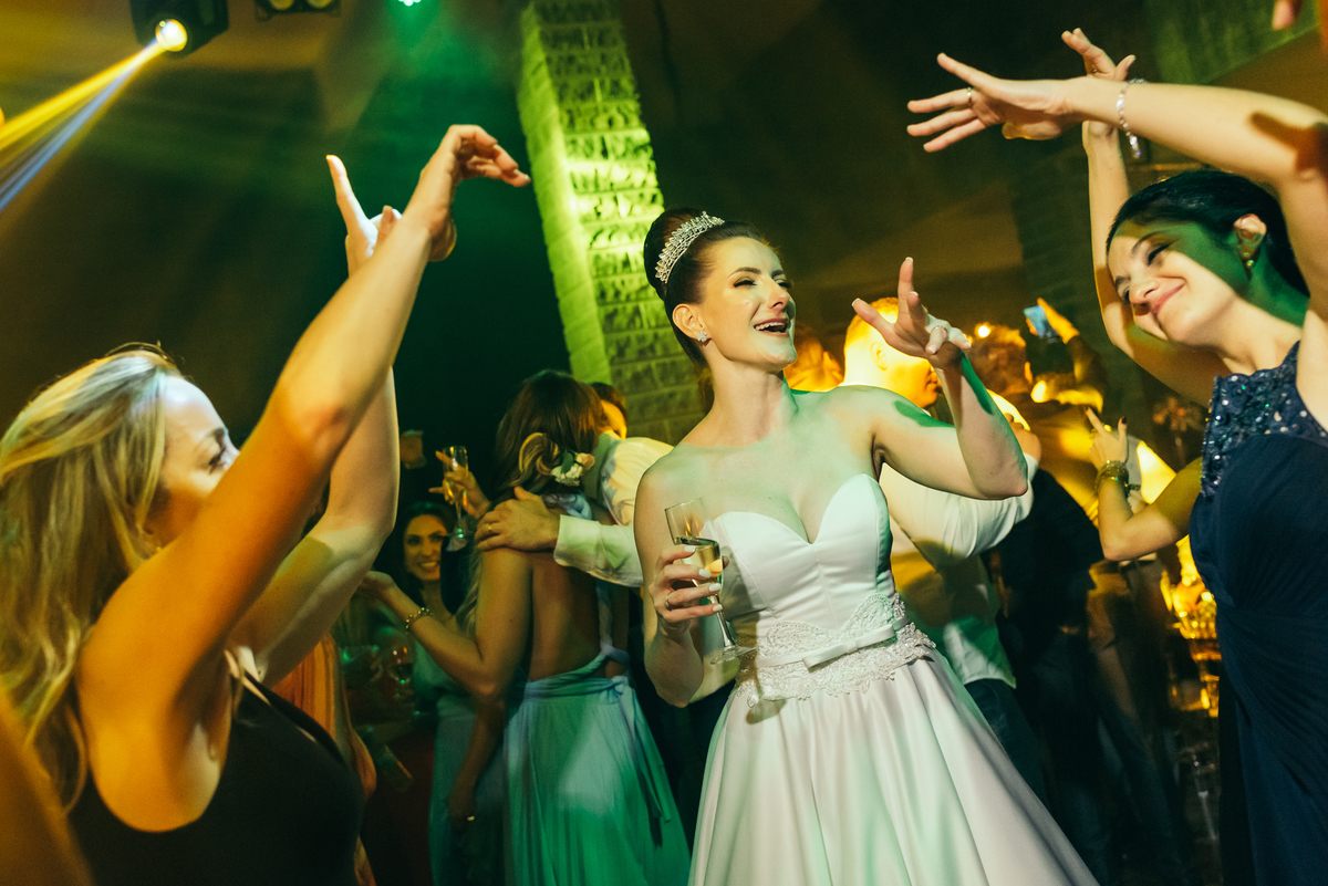 hotel spa do vinho aonde casar no vale dos vinhedos daniela radavelli fotografa de casamento na serra gaucha cave de pedra casamento na vinicola 