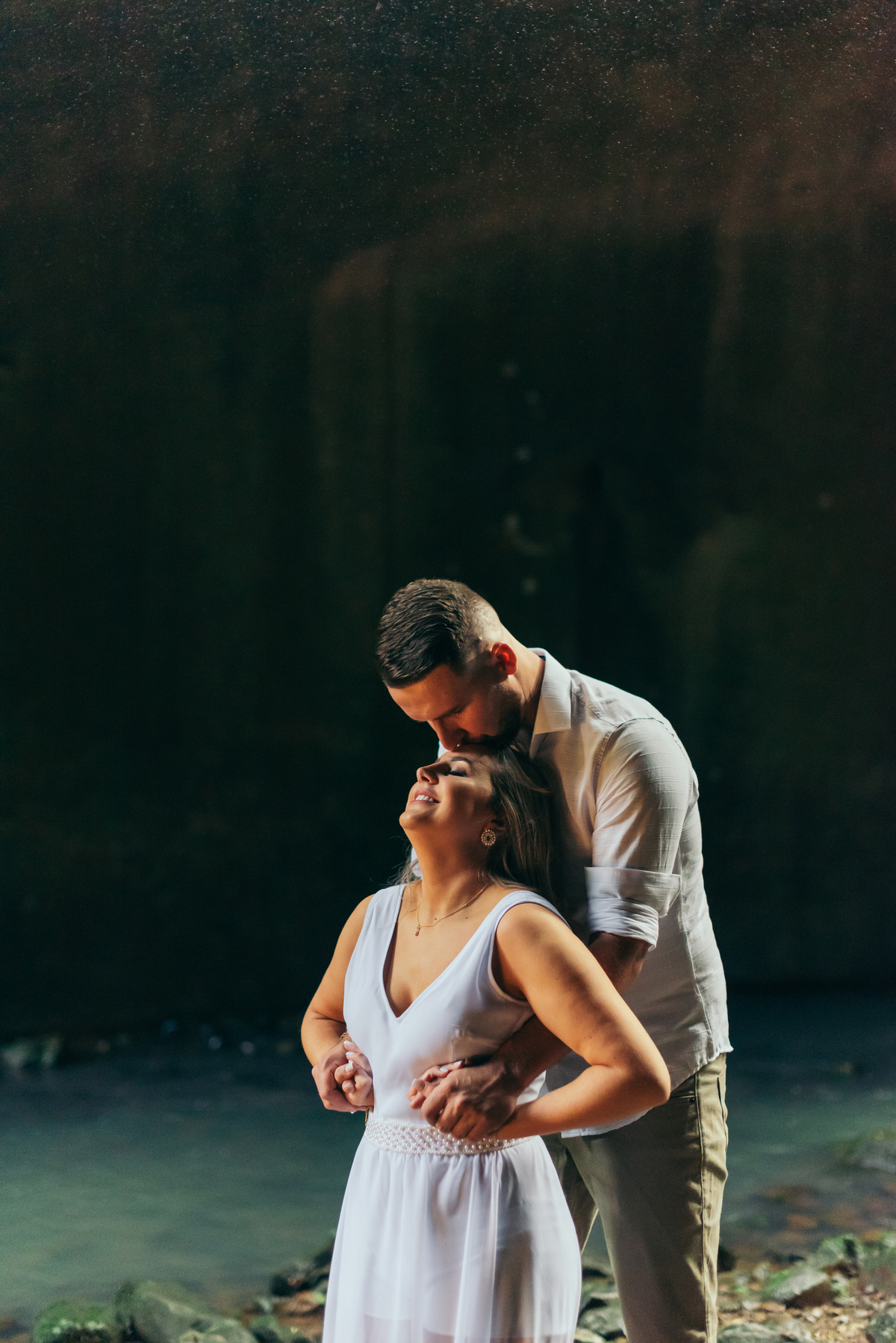 ensaio de casal daniela radavelli fotografia pré wedding ensaio externo ensaio na cachoeira Cascata das Andorinhas riozinho
