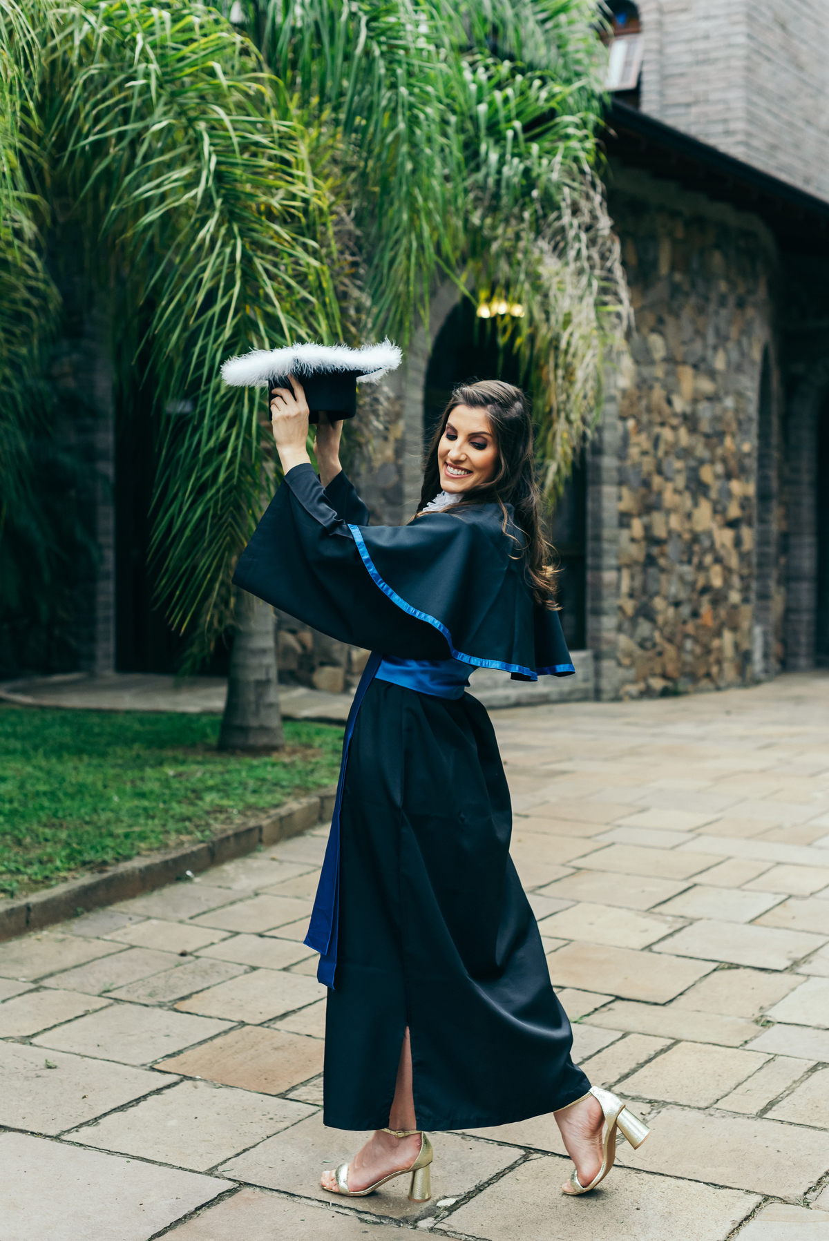 ensaio formatura daniela radavelli fotografia fotos de toga fotos de formatura casa valduga vale dos vinhedos ensaio com cachorro doglovers