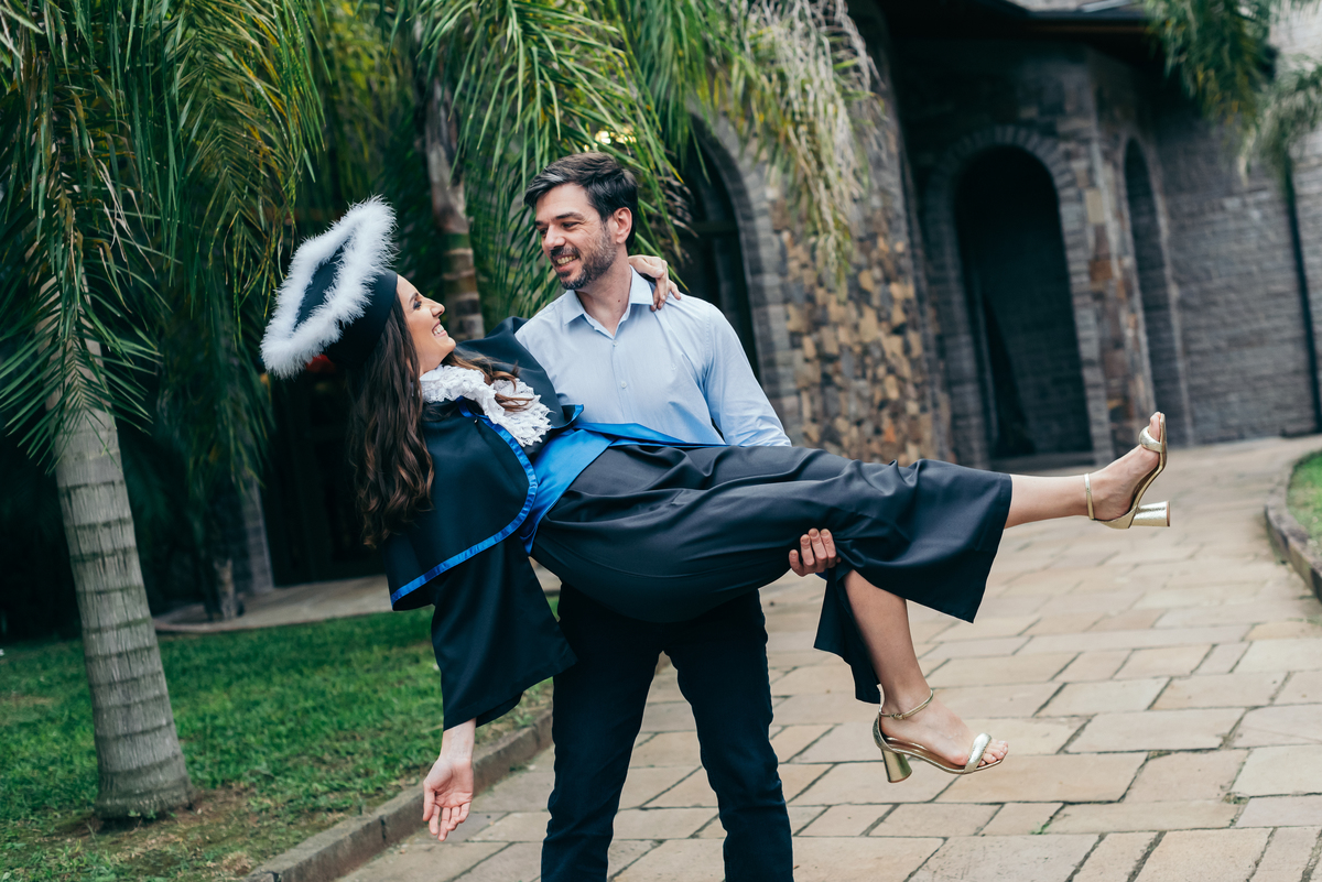 ensaio formatura daniela radavelli fotografia fotos de toga fotos de formatura casa valduga vale dos vinhedos ensaio com cachorro doglovers