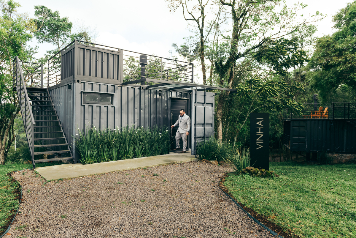 noiva fake trolagem do noivo destination wedding vale dos vinhedos fotografa de casamento na serra gaucha daniela radavelli fotografia casamento de dia 