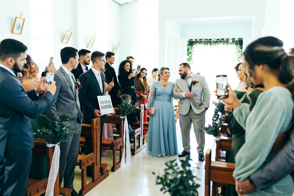 noiva fake trolagem do noivo destination wedding vale dos vinhedos fotografa de casamento na serra gaucha daniela radavelli fotografia casamento de dia 