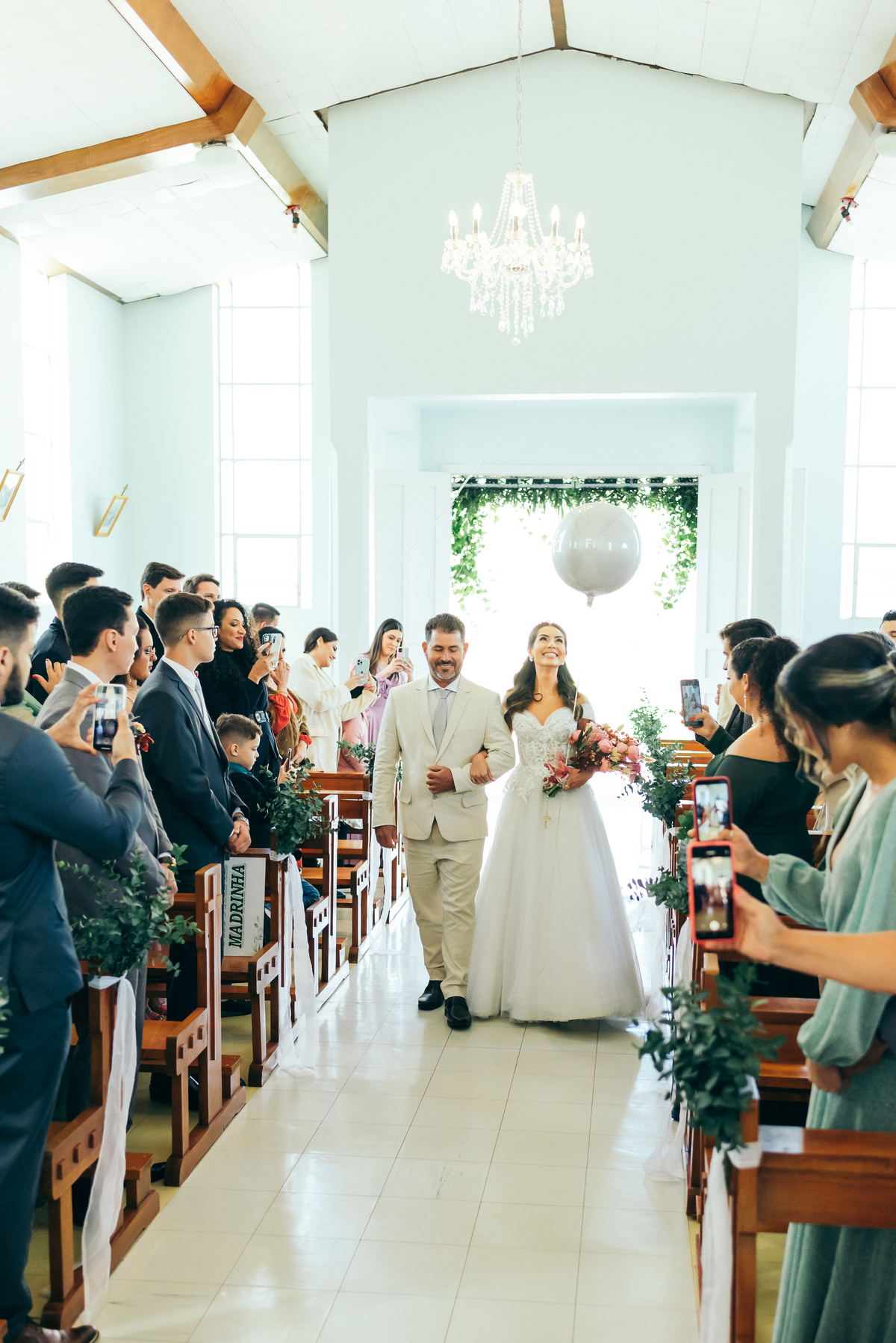 noiva fake trolagem do noivo destination wedding vale dos vinhedos fotografa de casamento na serra gaucha daniela radavelli fotografia casamento de dia 