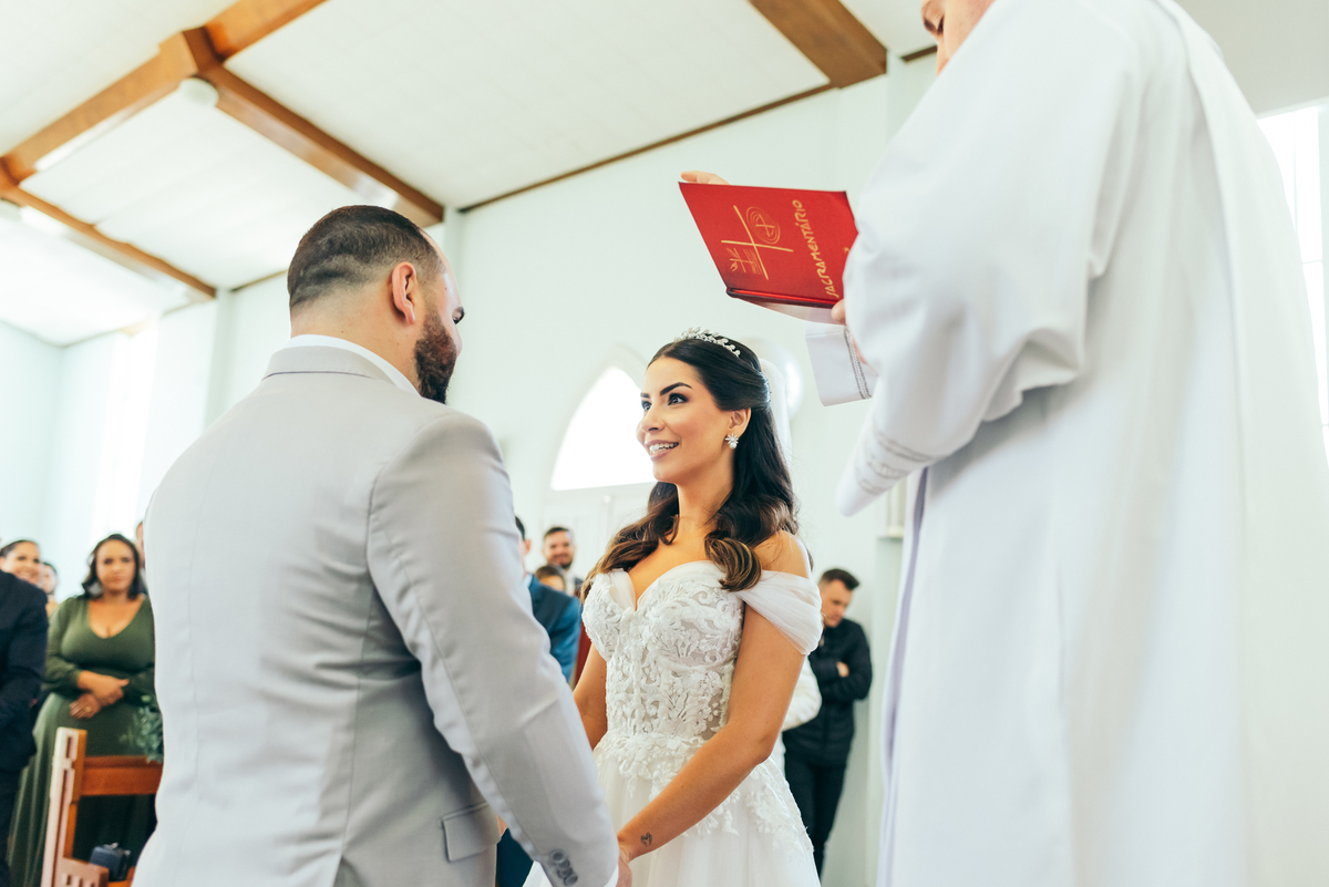 noiva fake trolagem do noivo destination wedding vale dos vinhedos fotografa de casamento na serra gaucha daniela radavelli fotografia casamento de dia 