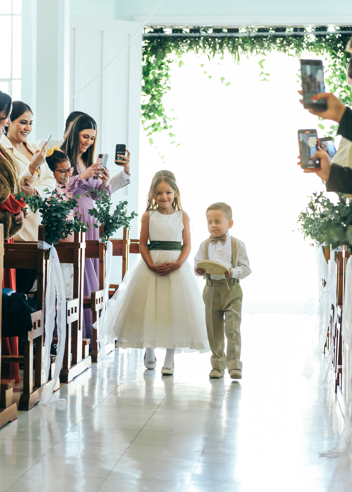 noiva fake trolagem do noivo destination wedding vale dos vinhedos fotografa de casamento na serra gaucha daniela radavelli fotografia casamento de dia 