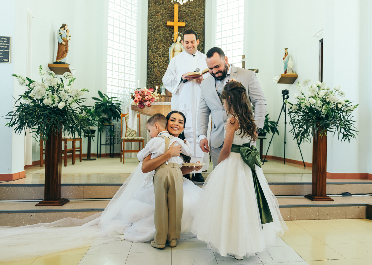 noiva fake trolagem do noivo destination wedding vale dos vinhedos fotografa de casamento na serra gaucha daniela radavelli fotografia casamento de dia 