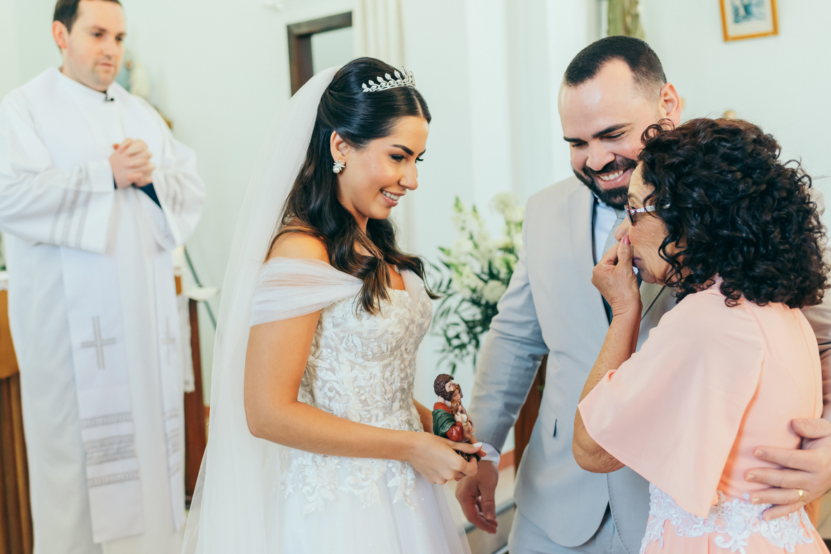 noiva fake trolagem do noivo destination wedding vale dos vinhedos fotografa de casamento na serra gaucha daniela radavelli fotografia casamento de dia 