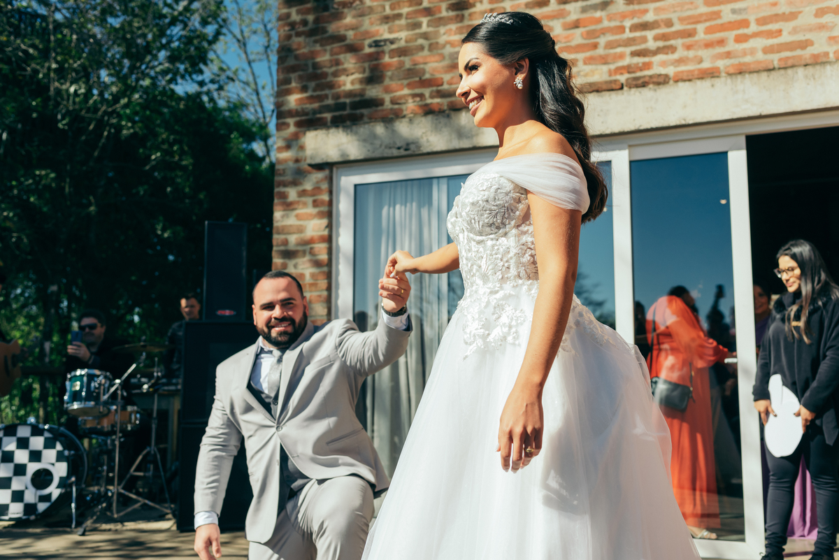 noiva fake trolagem do noivo destination wedding vale dos vinhedos fotografa de casamento na serra gaucha daniela radavelli fotografia casamento de dia 