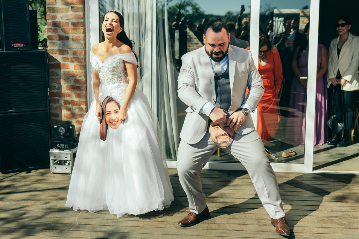 noiva fake trolagem do noivo destination wedding vale dos vinhedos fotografa de casamento na serra gaucha daniela radavelli fotografia casamento de dia 