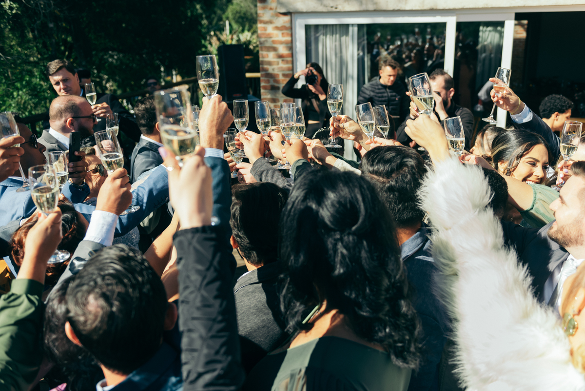 noiva fake trolagem do noivo destination wedding vale dos vinhedos fotografa de casamento na serra gaucha daniela radavelli fotografia casamento de dia 