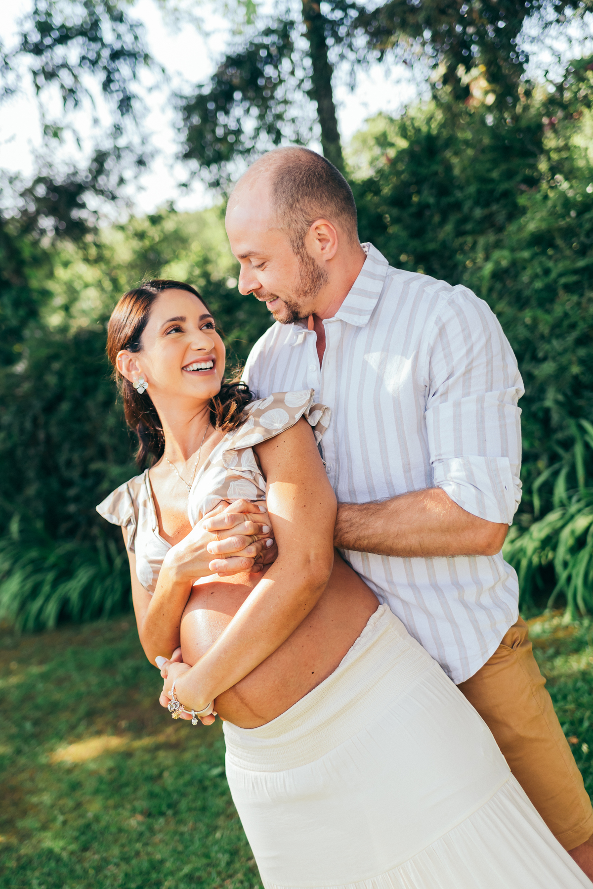 ensaio de gestante ensaio na vinicola don giovanni daniela radavelli fotografia look de gestante ensaio gestante vale dos vinhedos ensaio com por do sol ensaio família