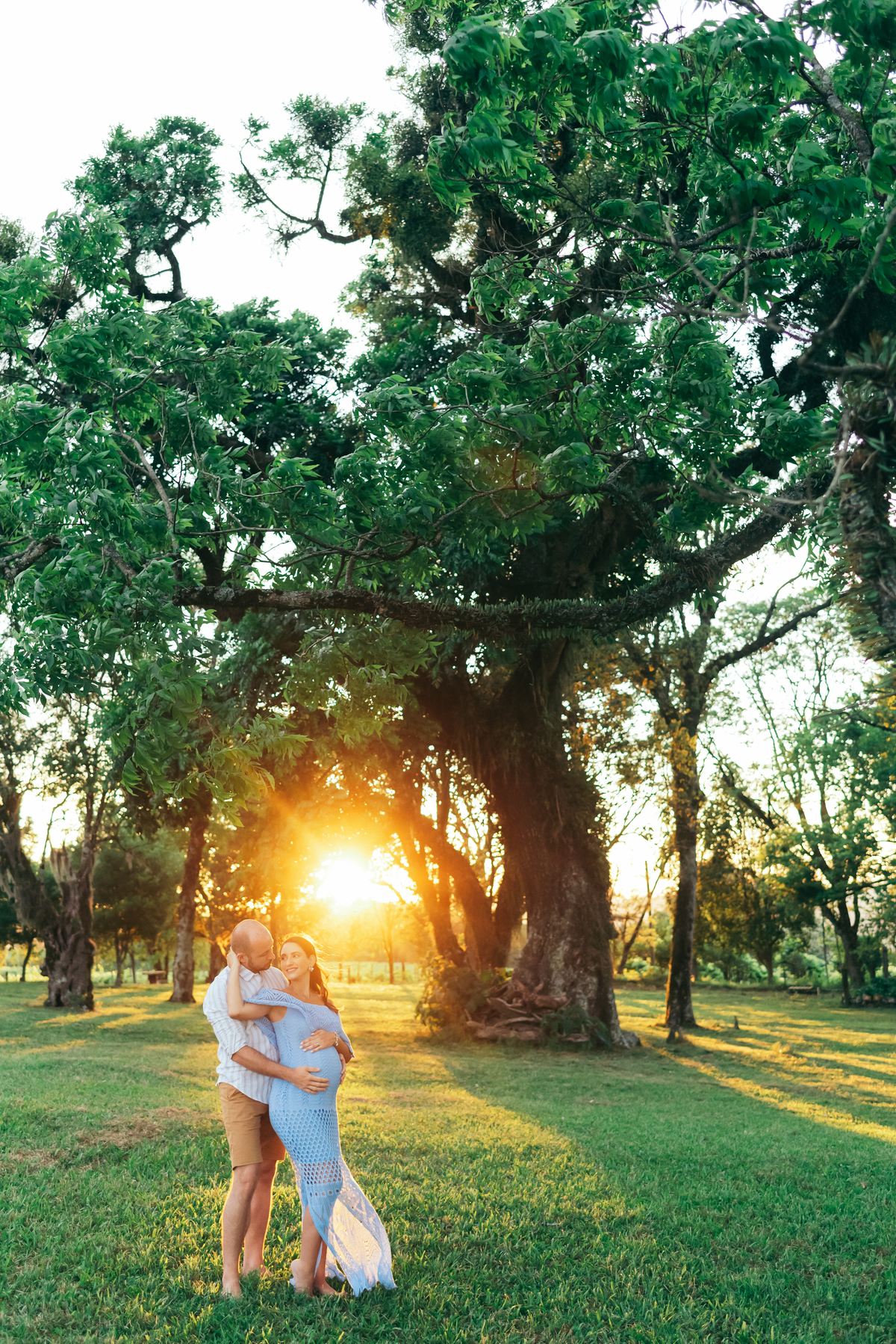 ensaio de gestante ensaio na vinicola don giovanni daniela radavelli fotografia look de gestante ensaio gestante vale dos vinhedos ensaio com por do sol ensaio família
