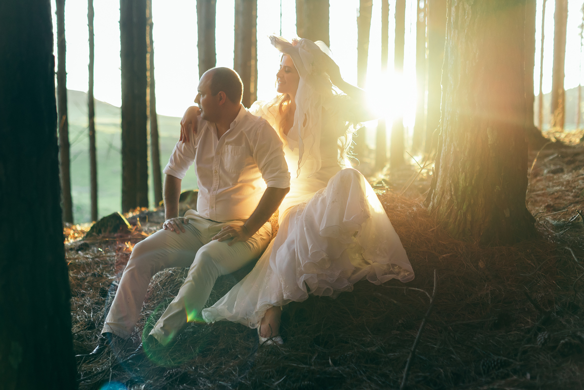 ensaio pré wedding daniela radavelli fotografia ensaio de casal ensaio pré casamento ensaio no bosque fotos no por do sol