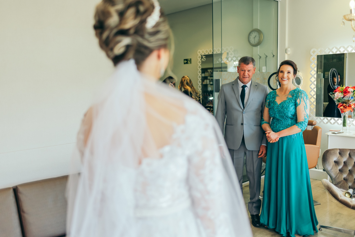 casamento de dia daniela radavelli fotógrafa na serra gaucha vestido de noiva cerimonia de casamento intimista casamento em garibaldi