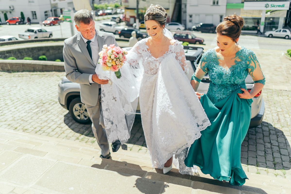casamento de dia daniela radavelli fotógrafa na serra gaucha vestido de noiva cerimonia de casamento intimista casamento em garibaldi