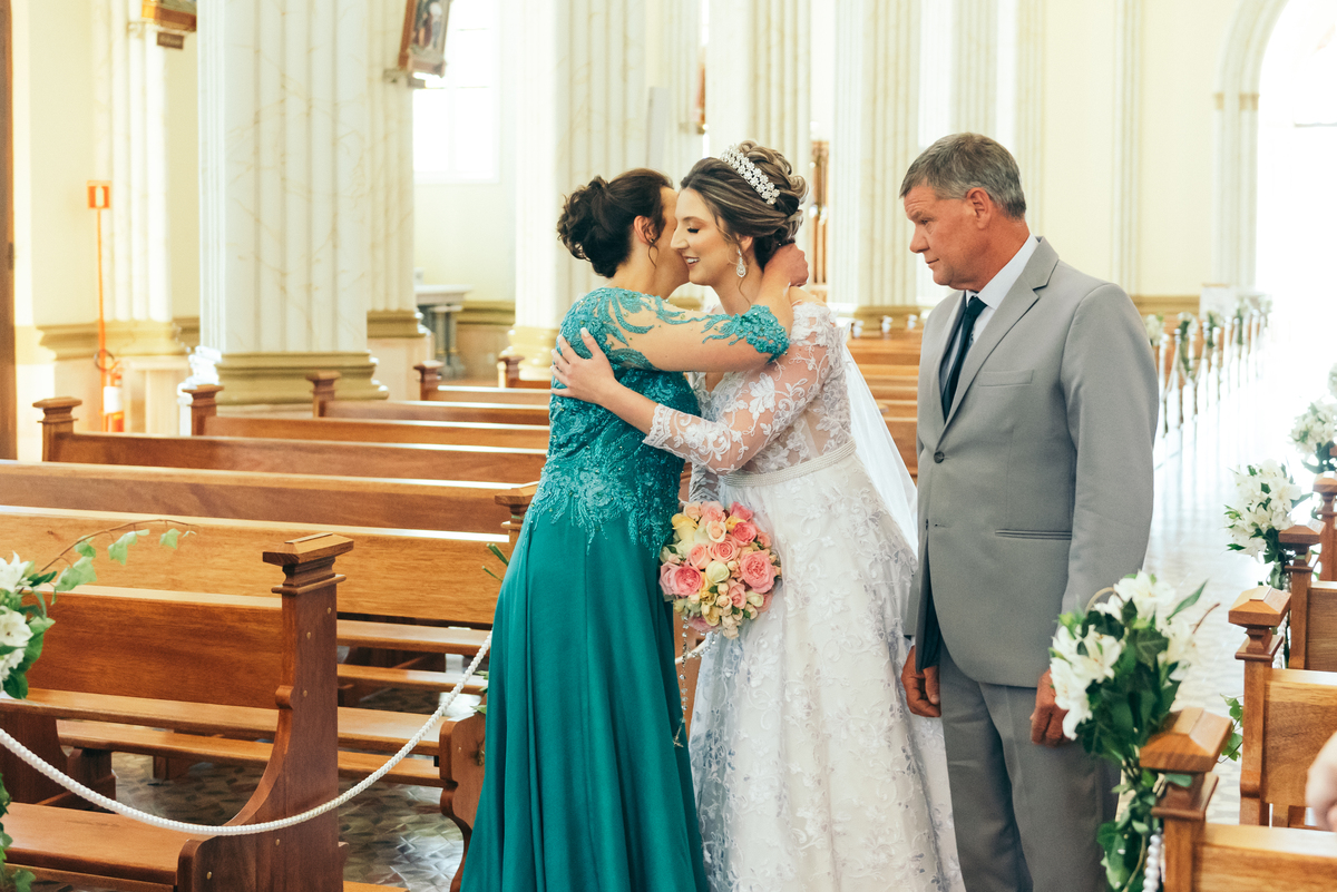 casamento de dia daniela radavelli fotógrafa na serra gaucha vestido de noiva cerimonia de casamento intimista casamento em garibaldi