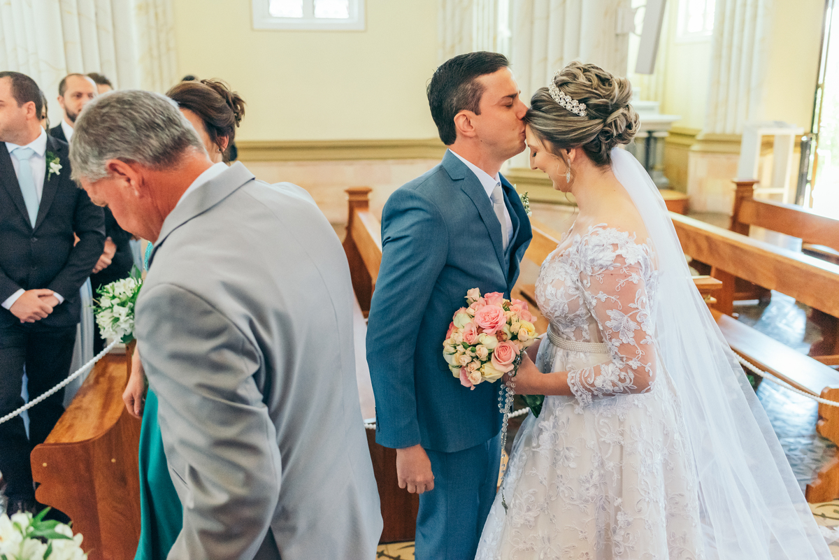 casamento de dia daniela radavelli fotógrafa na serra gaucha vestido de noiva cerimonia de casamento intimista casamento em garibaldi