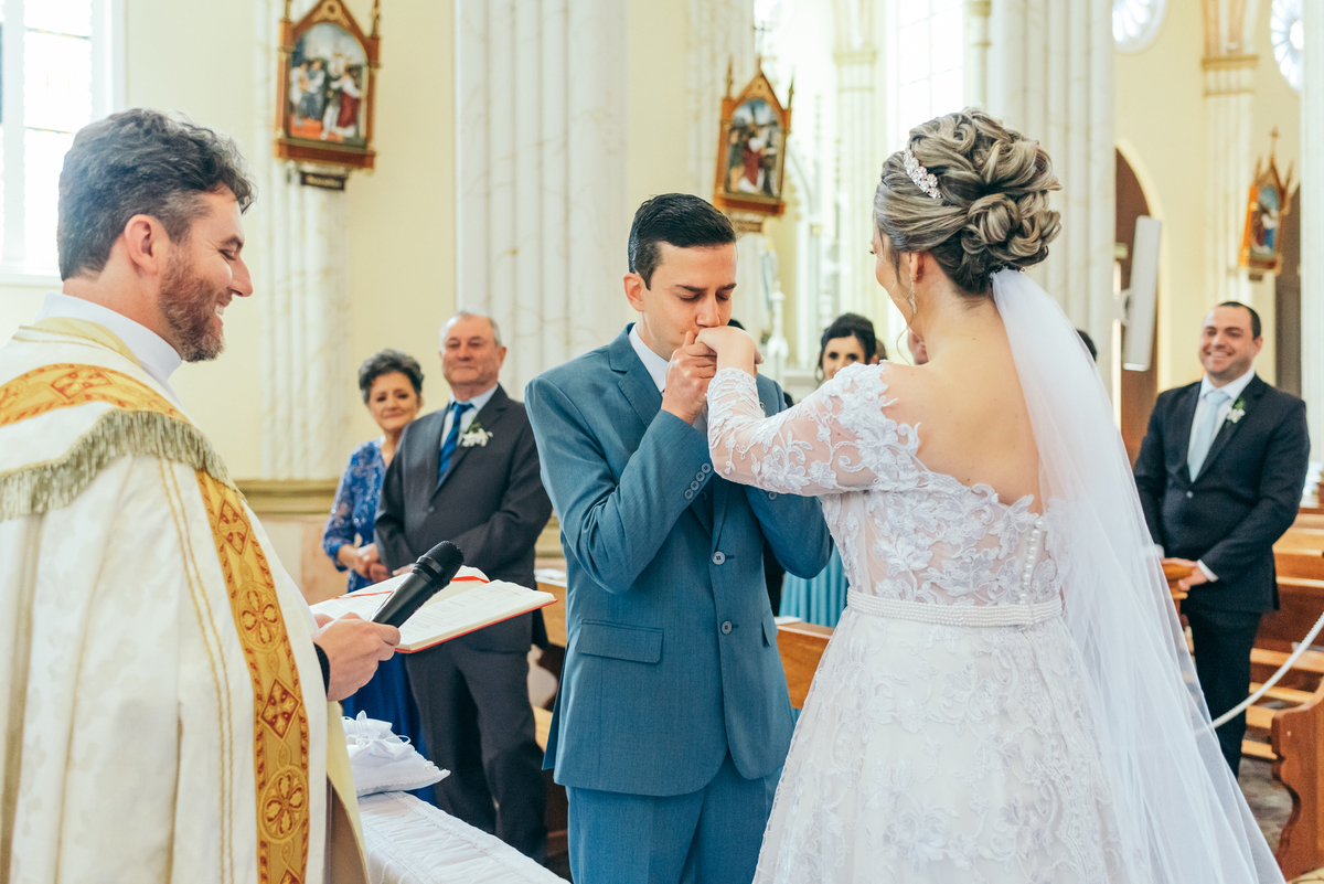 casamento de dia daniela radavelli fotógrafa na serra gaucha vestido de noiva cerimonia de casamento intimista casamento em garibaldi