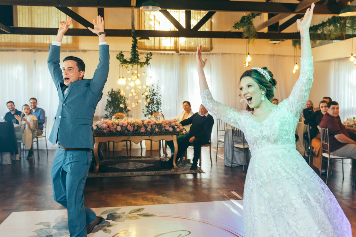 casamento de dia daniela radavelli fotógrafa na serra gaucha vestido de noiva cerimonia de casamento intimista casamento em garibaldi