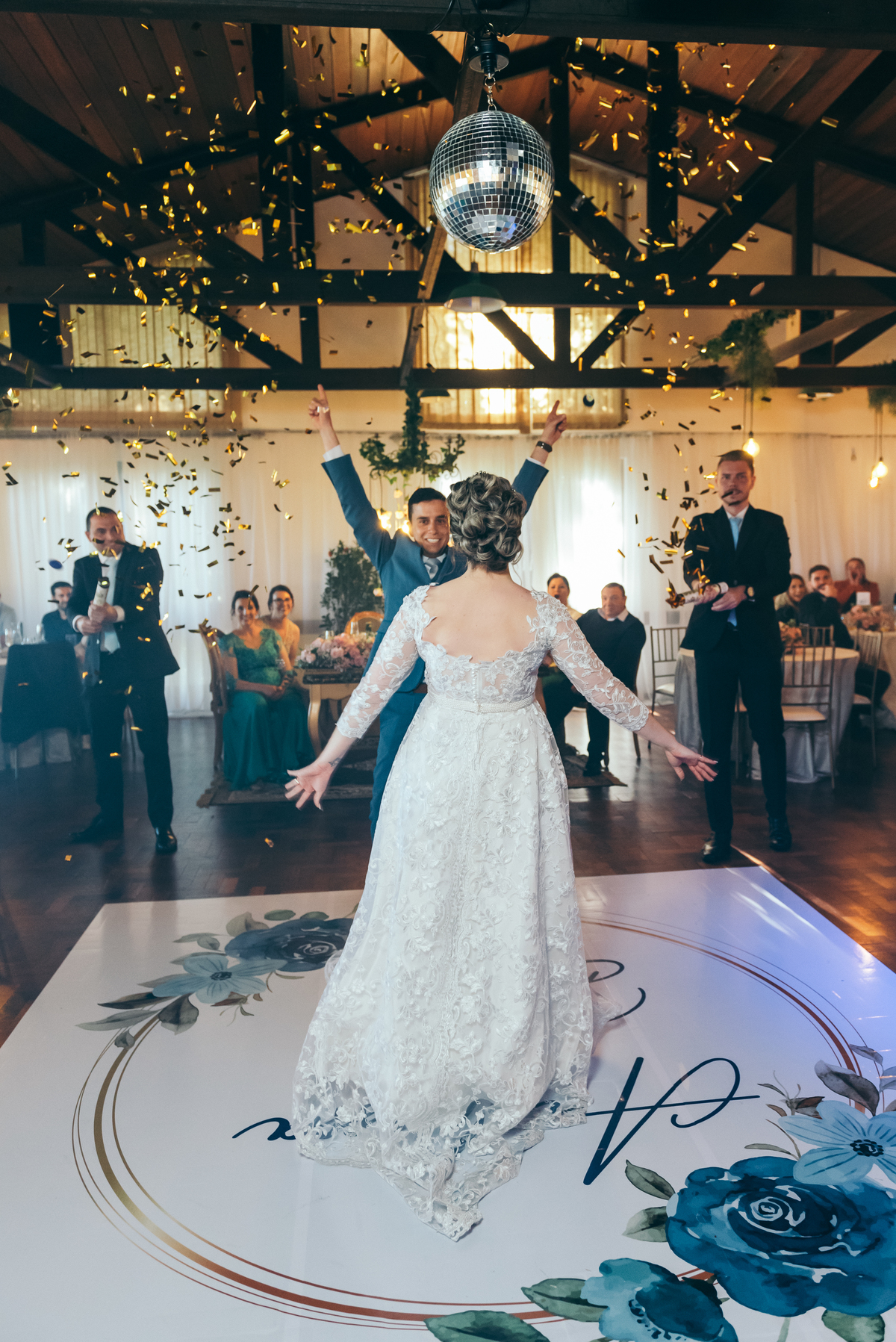 casamento de dia daniela radavelli fotógrafa na serra gaucha vestido de noiva cerimonia de casamento intimista casamento em garibaldi