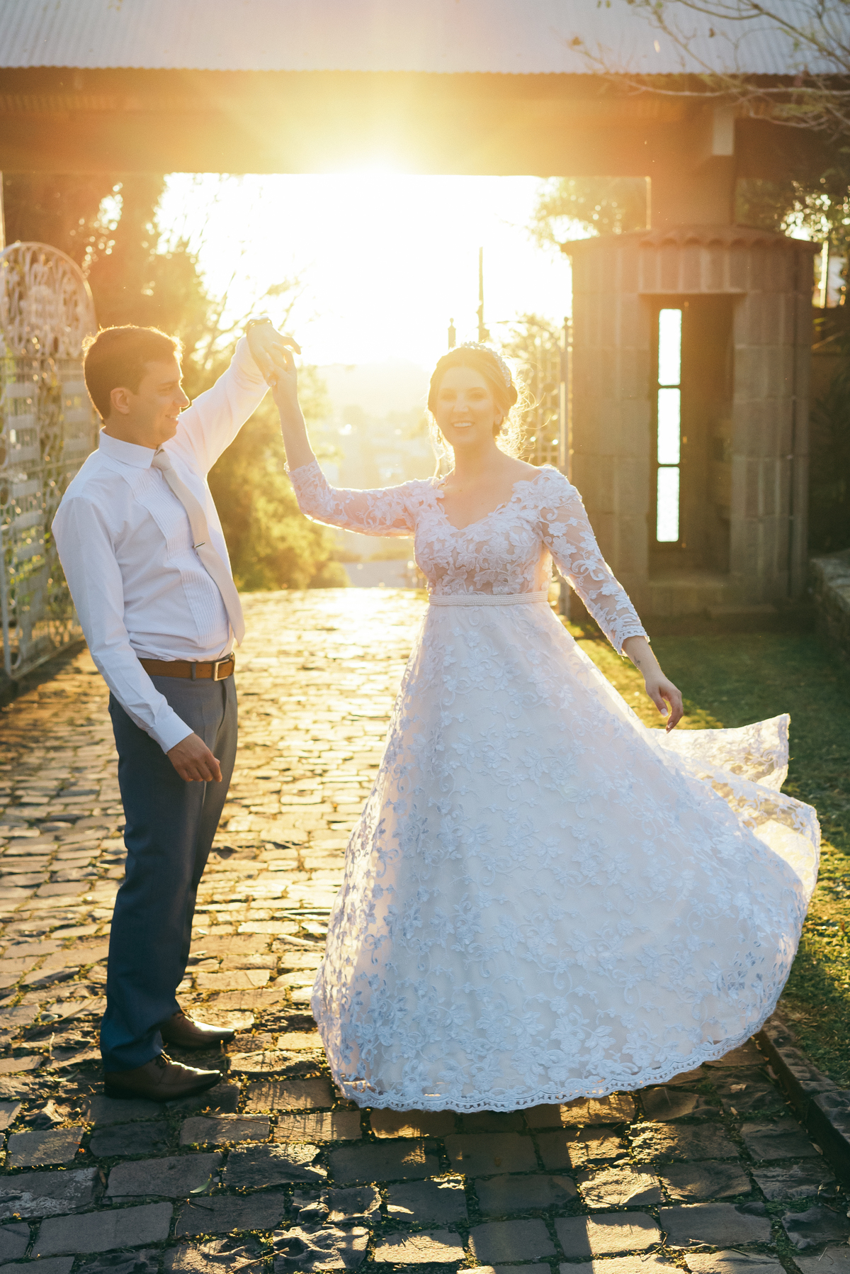 casamento de dia daniela radavelli fotógrafa na serra gaucha vestido de noiva cerimonia de casamento intimista casamento em garibaldi por do sol