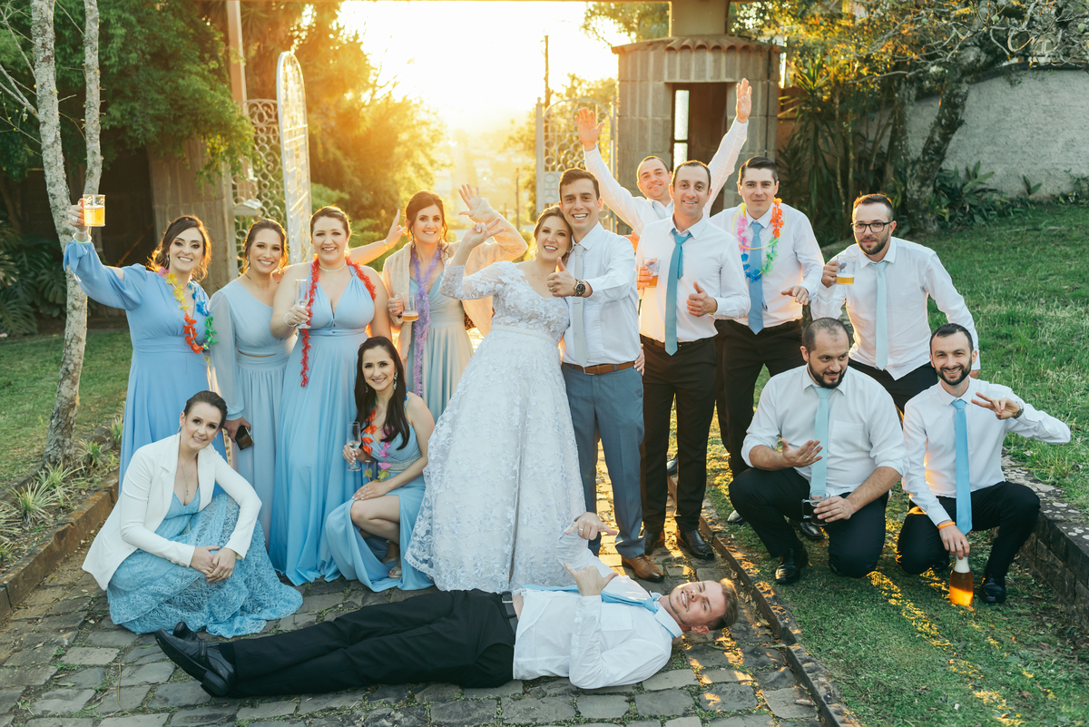 casamento de dia daniela radavelli fotógrafa na serra gaucha vestido de noiva cerimonia de casamento intimista casamento em garibaldi por do sol
