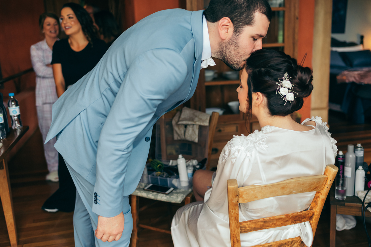 Making of noiva e noivo junto make de noiva cabelo de noiva casamento na igreja daniela radavelli fotografia  