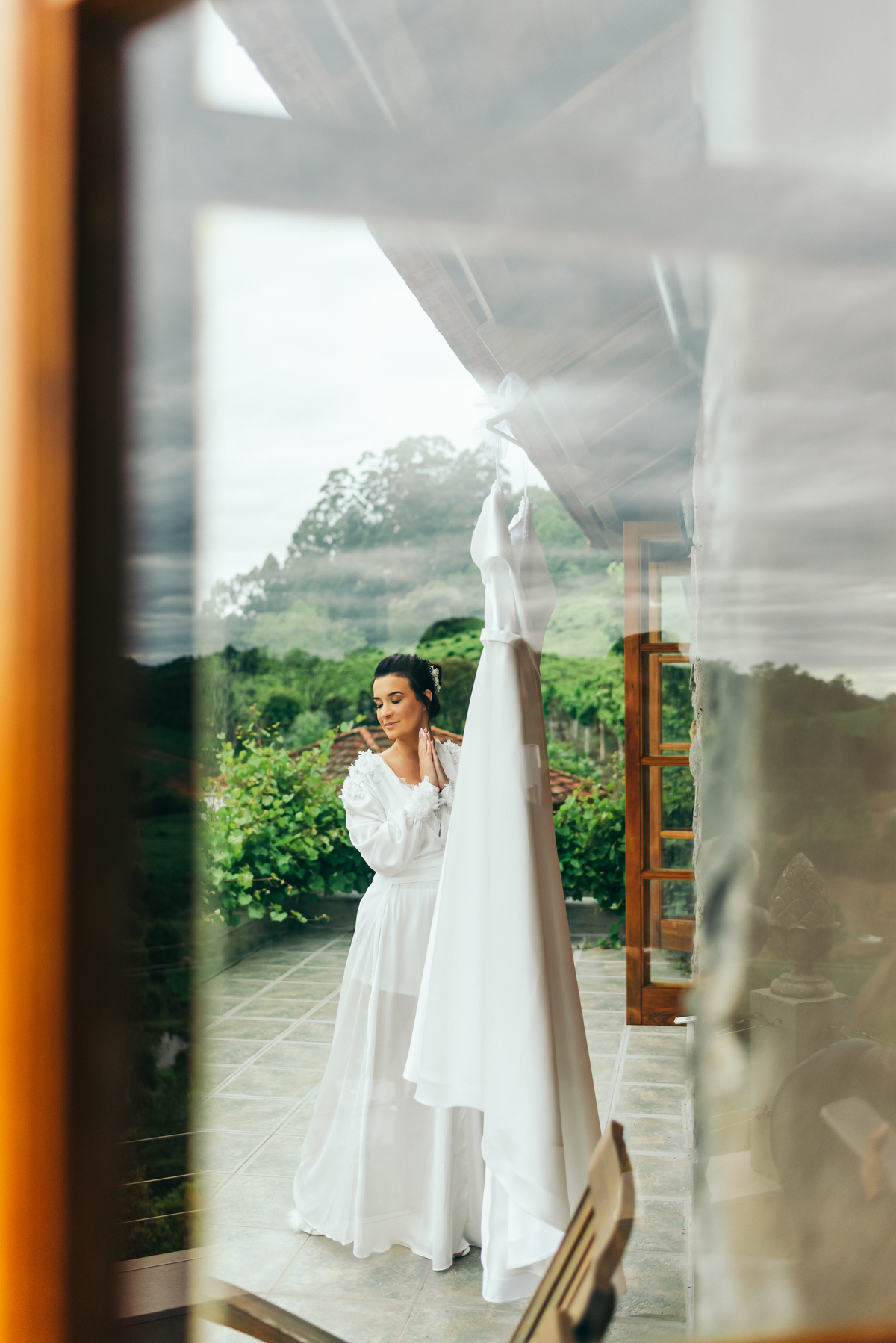 Making of noiva e noivo junto make de noiva cabelo de noiva casamento na igreja daniela radavelli fotografia  