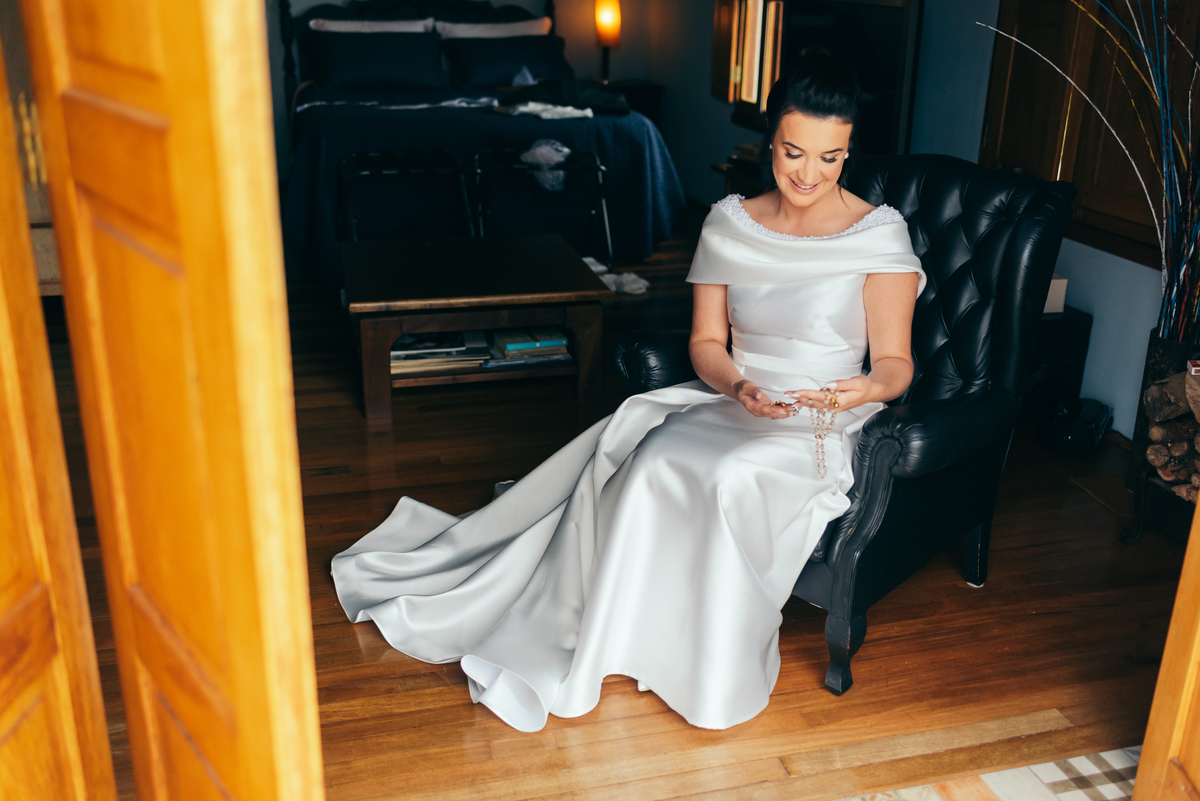 Making of noiva make de noiva cabelo de noiva vestido de noiva casamento na igreja daniela radavelli fotografia  