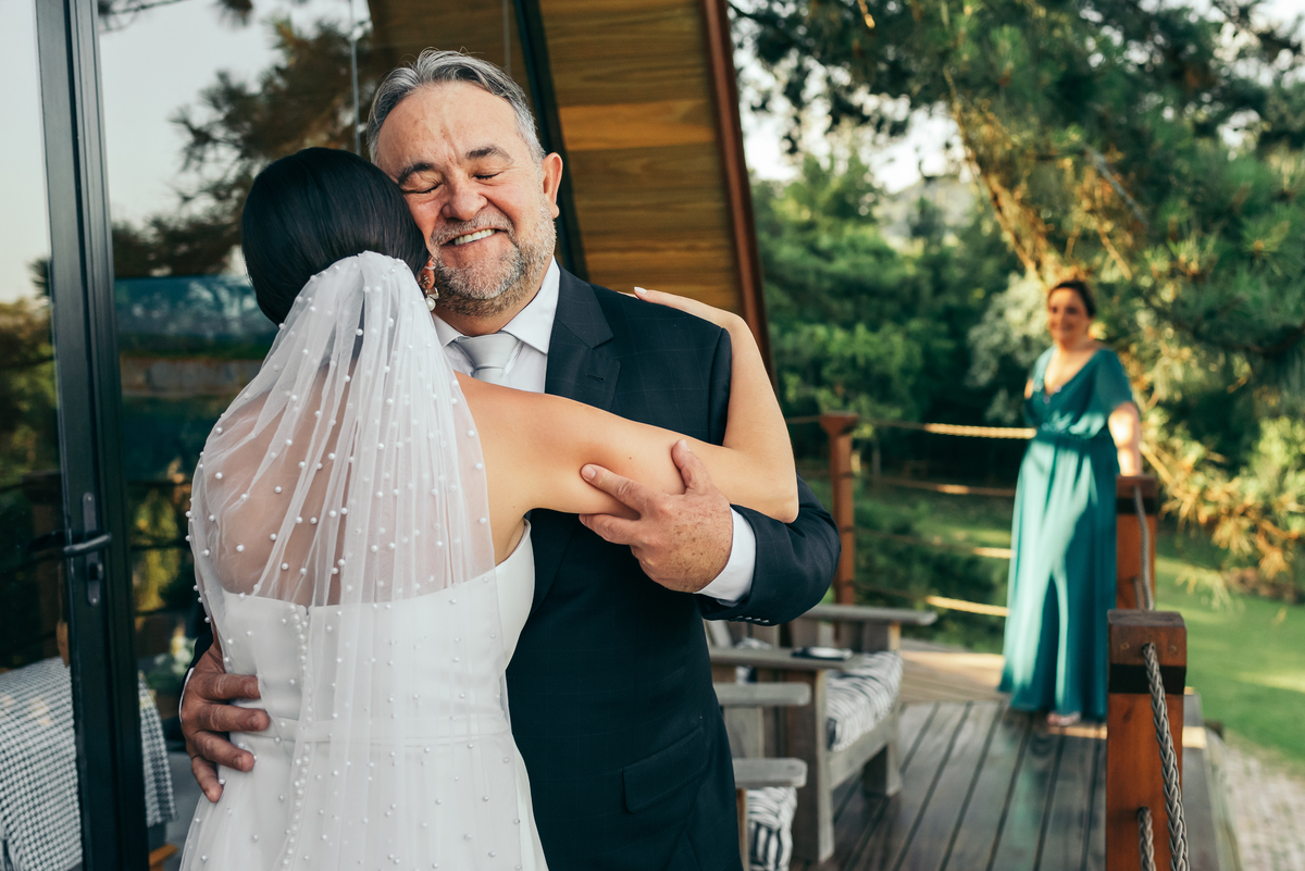 casamento de dia daniela radavelli fotografia cerimonia intimista casamento em gramado destination wedding making of noiva vestido de noiva