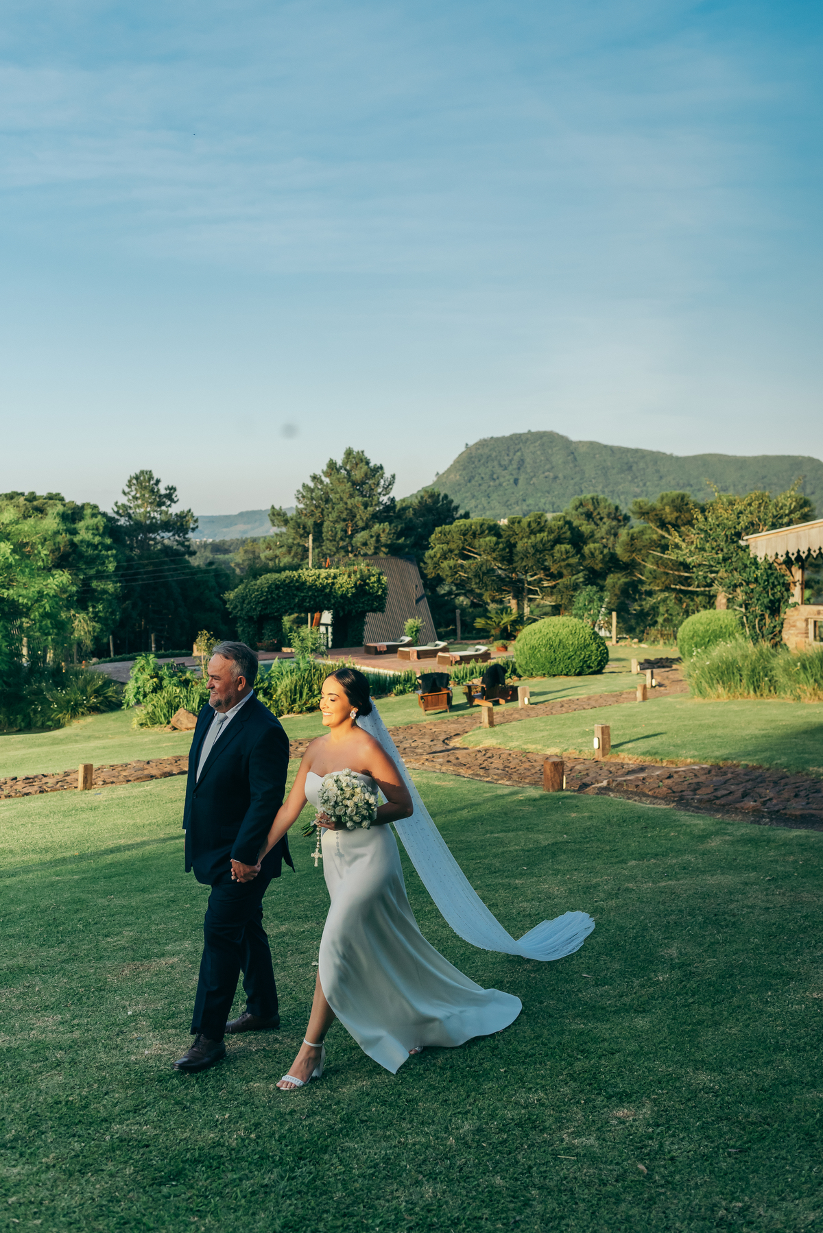 casamento de dia daniela radavelli fotografia cerimonia intimista casamento em gramado destination wedding casamento externo La Hacienda 