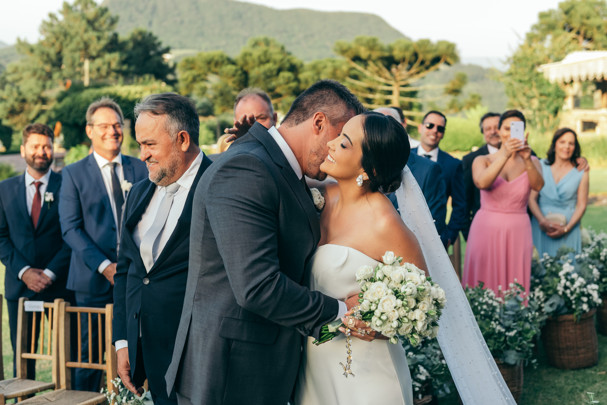 casamento de dia daniela radavelli fotografia cerimonia intimista casamento em gramado destination wedding casamento externo La Hacienda 