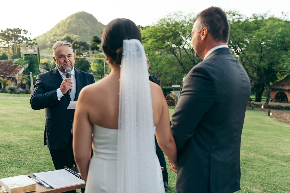 casamento de dia daniela radavelli fotografia cerimonia intimista casamento em gramado destination wedding casamento externo La Hacienda 