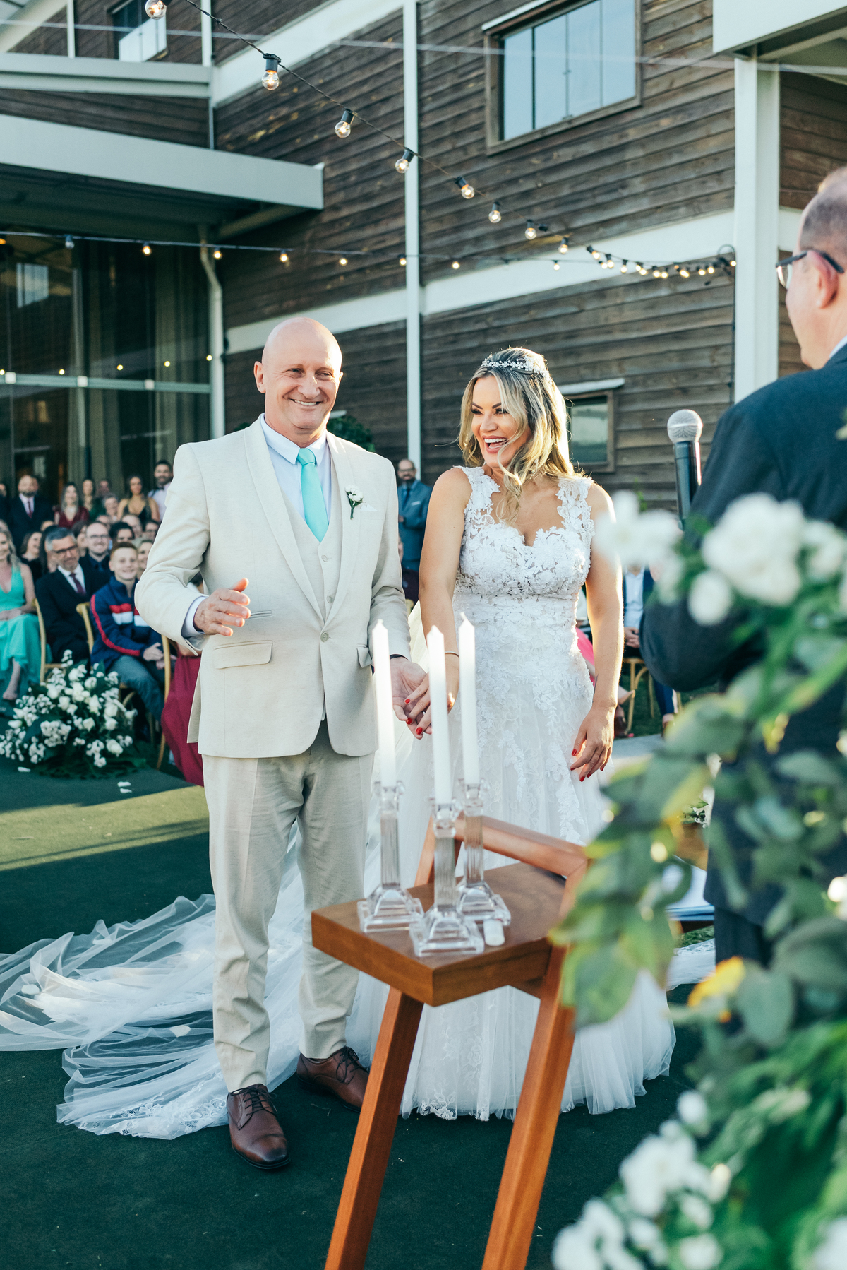 casamento de dia daniela radavelli fotógrafa na serra gaucha vestido de noiva cerimonia de casamento externo casamento vale dos vinhedos