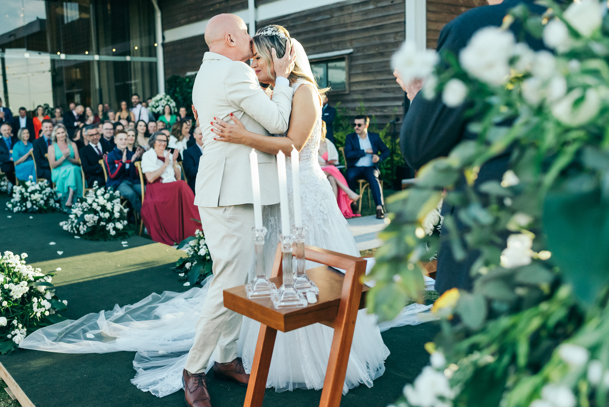 casamento de dia daniela radavelli fotógrafa na serra gaucha vestido de noiva cerimonia de casamento externo casamento vale dos vinhedos