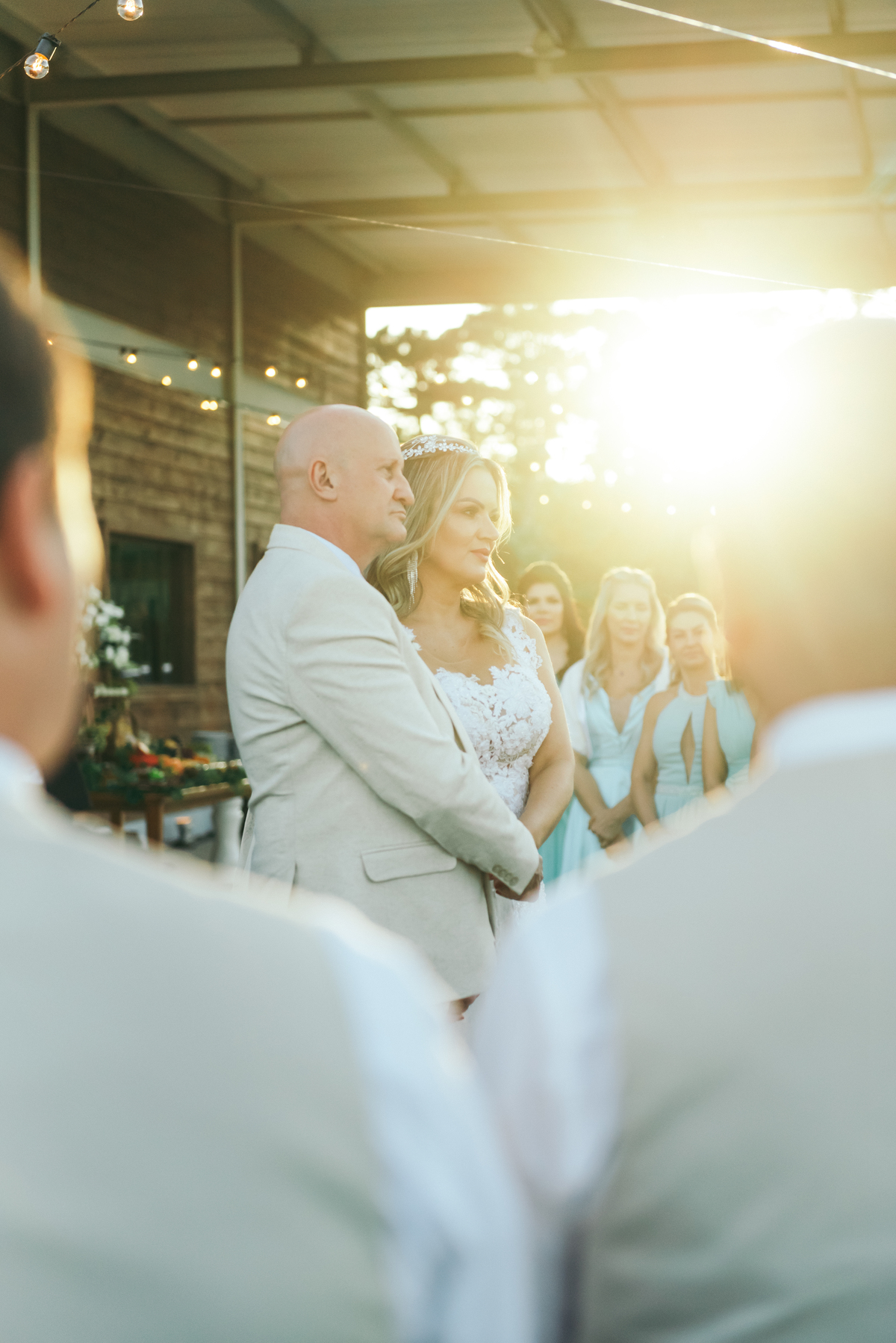 casamento de dia daniela radavelli fotógrafa na serra gaucha vestido de noiva cerimonia de casamento externo casamento vale dos vinhedos