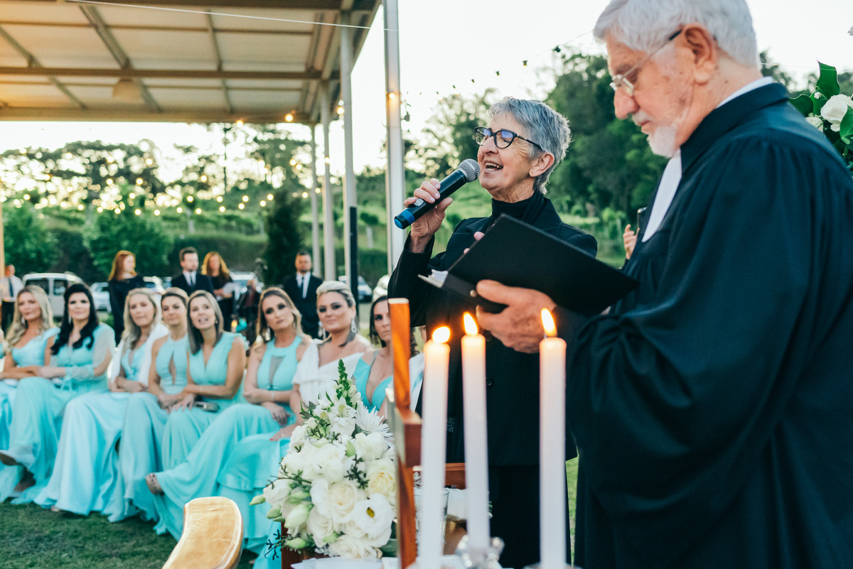 casamento de dia daniela radavelli fotógrafa na serra gaucha vestido de noiva cerimonia de casamento externo casamento  vale dos vinhedos