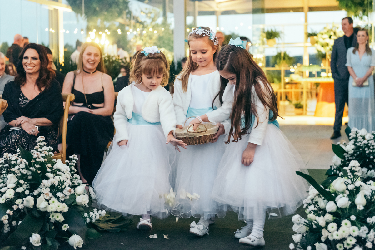 casamento de dia daniela radavelli fotógrafa na serra gaucha vestido de noiva cerimonia de casamento externo casamento  vale dos vinhedos