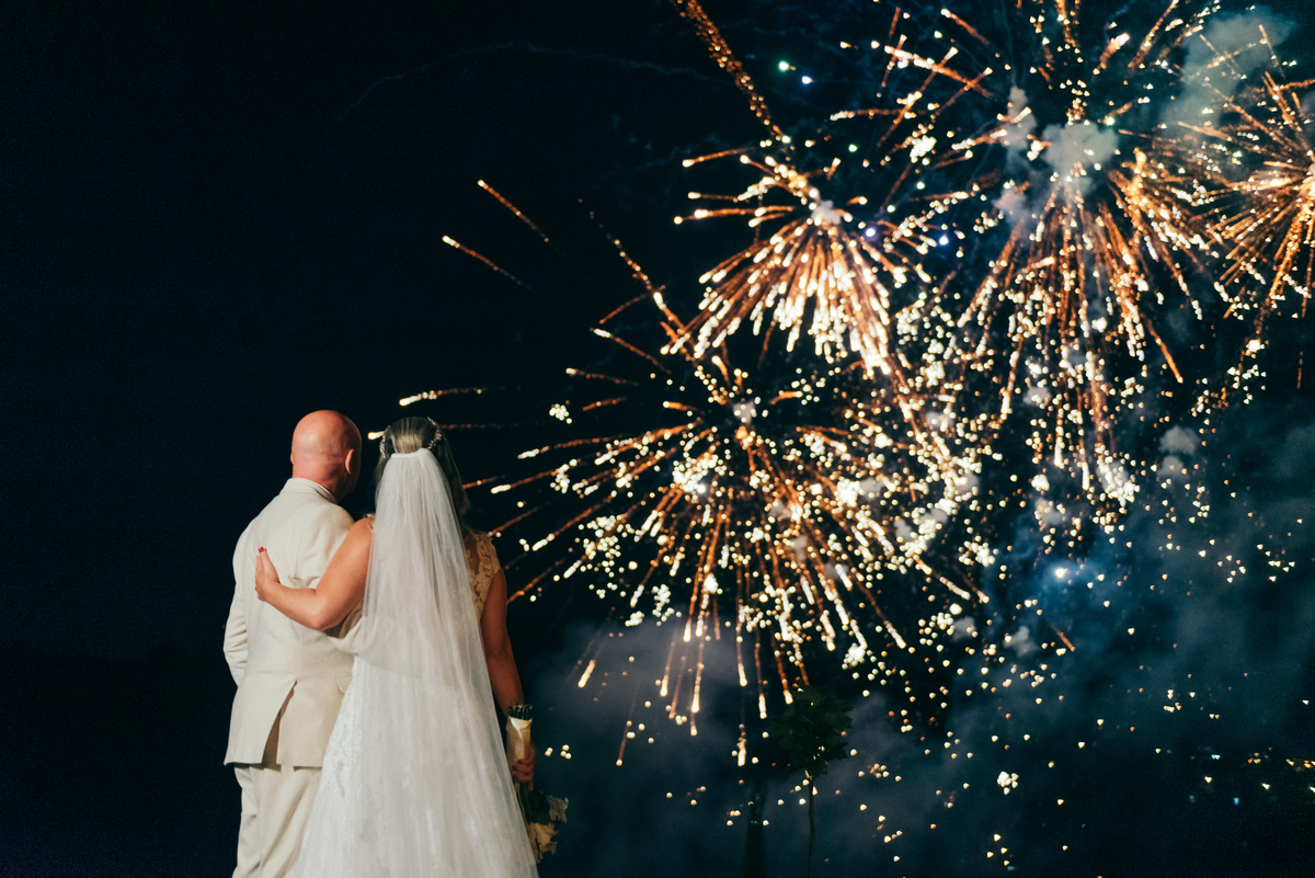 casamento de dia daniela radavelli fotógrafa na serra gaucha vestido de noiva cerimonia de casamento externo casamento vale dos vinhedos